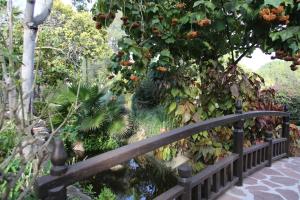 Zahrada ubytování Beautiful, Bright and Spacious Duplex in Marbella