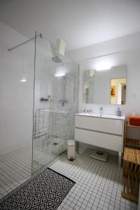 Kylpyhuone majoituspaikassa Green Oak Windows & Wood