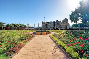 A garden outside Hotel Matilde by Grupo Matilde