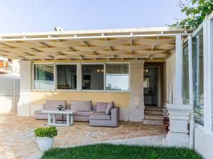 A seating area at Casa Markapela