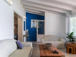 A seating area at Casa Markapela