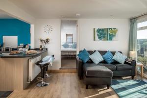 Ocean View, Mawgan Porth
