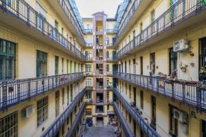 Budova, v ktorej sa apartmán nachádza