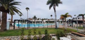 The swimming pool at or close to Marlenghi Apartments 70