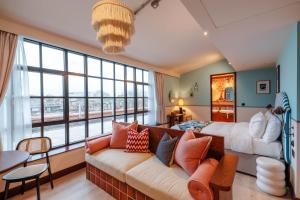Posezení v ubytování room2 London Chiswick Hometel