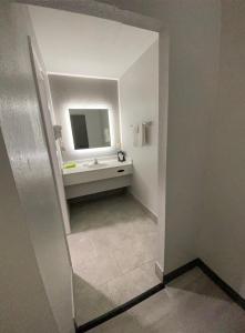 Postel nebo postele na pokoji v ubytování La Quinta Inn by Wyndham Tyler