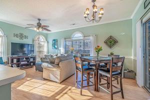 Ground Floor 1 Bedroom Condo! Immaculate Condition! Magnolia Place 105! Sleeps 2 guests