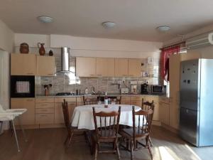 A kitchen or kitchenette at Balaton House