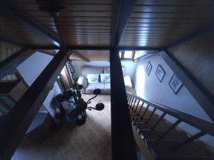 an overhead view of a living room with a couch at Apartamentos Sorripas 2 hab in Bielsa