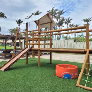 Kawasan permainan kanak-kanak di Sunset Beach Hotel