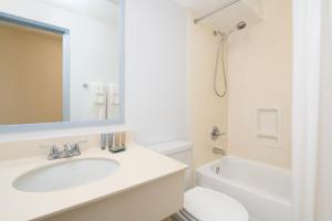 Koupelna v ubytování Ewa Hotel Waikiki