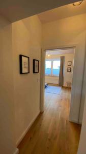 Fotografie z fotogalerie ubytování Sanierte Wohnung mit Balkon im Hochparterre v destinaci Hannover
