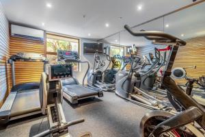 Fitness centrum a/nebo fitness zařízení v ubytování Crowne Plaza Queenstown by IHG