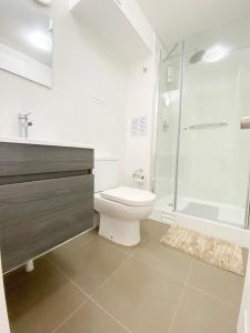 Kylpyhuone majoituspaikassa Hostal Buró
