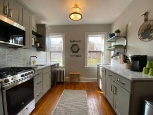 Gallery image of Spectacular Location Two Bedroom State Circle Apartment in Annapolis