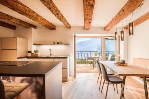 Kuchyňa alebo kuchynka v ubytovaní Brantenhof Ferienwohnung Pomum