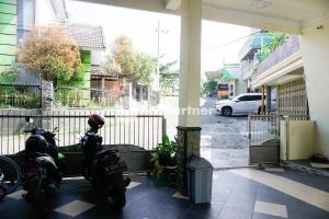 Foto sihtkohas Tlekung asuva majutusasutuse Griya Imafa Inn RedPartner near Jatim Park 2 galeriist