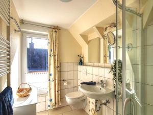 Ένα μπάνιο στο Ferienhaus Bullay +123 φωτογραφίες