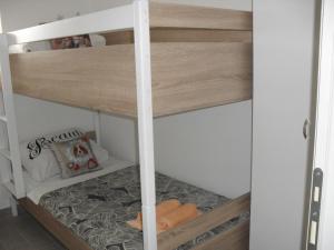 Postel nebo postele na pokoji v ubytování Apartment in Lopar with terrace, air conditioning, WiFi, washing machine 87-2
