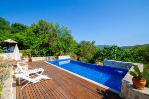 Bazén v ubytování Stone clad Villa La Maison P nebo v jeho okolí