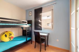 Posteľ alebo postele v izbe v ubytovaní FORUM BEACH 2 AND POOL APARTMENT BARCELONA + 16 fotografií