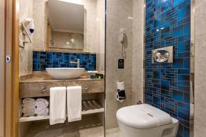 
Een badkamer bij Karmir Resort & Spa
