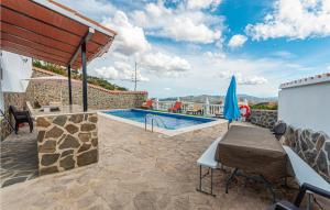 Bazén v ubytování 3 Bedroom Beautiful Home In Antequera nebo v jeho okolí