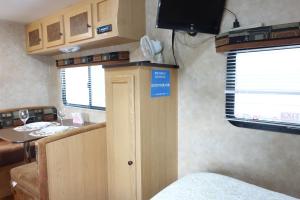 Kuchyň nebo kuchyňský kout v ubytování Best RV-Studio to Visit NYC-EWR Airport-Free Parking