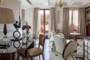 Posedenie v ubytovaní Baglioni Hotel Regina - The Leading Hotels of the World