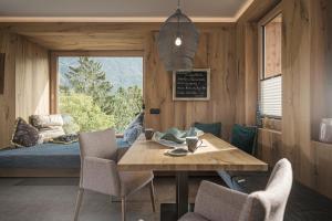 Posezení v ubytování Appartement Zillertal Klee mit Restaurant KleemenTine