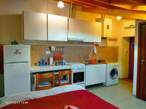 A kitchen or kitchenette at A un Passo dai Sassi