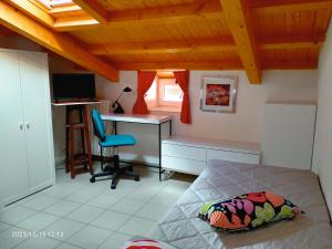 A bed or beds in a room at A un Passo dai Sassi