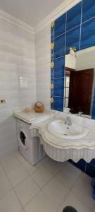 Fotografie z fotogalerie ubytování Bright spacious apartment v destinaci Madīnat ash Shurūq