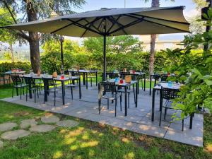 Vonkajšia záhrada v ubytovaní Hotel Ristorante al Giardinetto