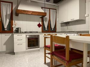 Virtuve vai virtuves zona naktsmītnē Ca Marga Cannaregio - Central Venetian Style 2 bedroom apartment