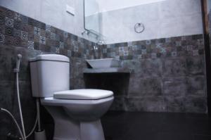 Bilik mandi di Gem Light Guest House