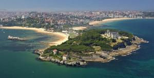 Gallery image of Apartamento Valdenoja Playa Sardinero in Santander