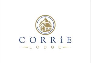 ein Logo mit einem Haus im Kreis in der Unterkunft Corrie Lodge, Glendevon in Glendevon