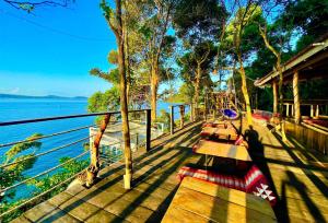 Foto de la galería de The Cliff Hostel, M'Pay Bay en Koh Rong Sanloem