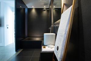 A bathroom at High-end Villa Faos Two