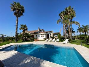 Bazén v ubytování VILLA ADA pool residence nebo v jeho okolí