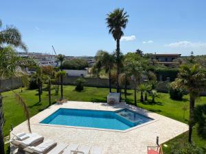 Bazén v ubytování VILLA ADA pool residence nebo v jeho okolí