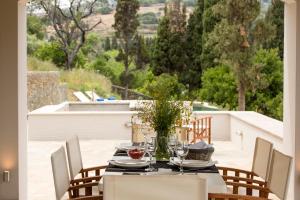 Balkón alebo terasa v ubytovaní Villa Perivoli in Lemon Orchard