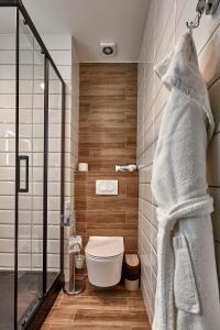 A bathroom at Bogemia Hotel on Vavilov Street
