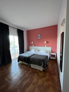 Posteľ alebo postele v izbe v ubytovaní Hotel Plaza Miami - Sólo Adultos