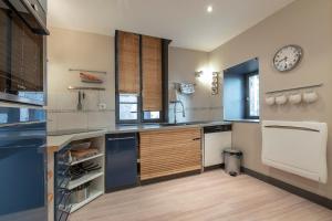 Η κουζίνα ή μικρή κουζίνα στο Appartement hyper centre ville historique 60 m2 +9 φωτογραφίες