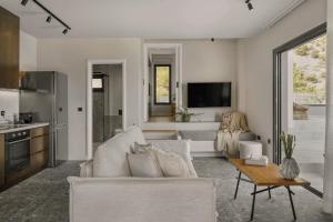 A kitchen or kitchenette at Aposperia Memorable Living