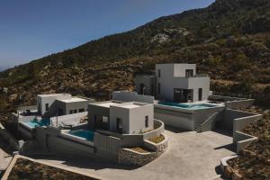 The swimming pool at or close to Aposperia Memorable Living
