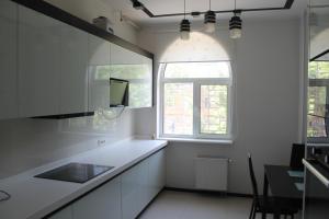 A cozinha ou cozinha compacta de Odessa 3room near Opera House