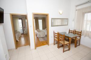 Kúpeľňa v ubytovaní Apartment in Pisak with sea view, balcony, air conditioning, WiFi 3340-4